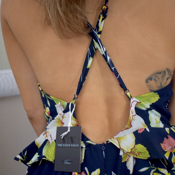 LUCY PARIS Fiji Key Hole Maxi - Picture 2 of 15